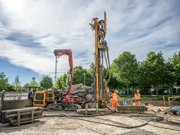 Bauer Resources built a geothermal probe system for the new modular building on the Regensburg University campus in nine months. 