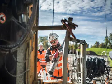 Geothermieanlage in Dießen: Insgesamt wurden 57 Erdwärmesonden in 100 m Tiefe eingebracht. 