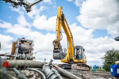 The well-practiced team laid over 10,000 meters of pipe.