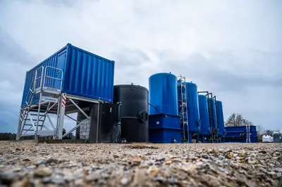 Bauer Resources errichtete eine maßgeschneiderte Grundwasserreinigungsanlage auf einem Militärgelände in Manching.