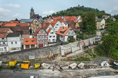 Auf einer Länge von 100 m wurde die Homberger Stadtmauer umfangreich saniert.